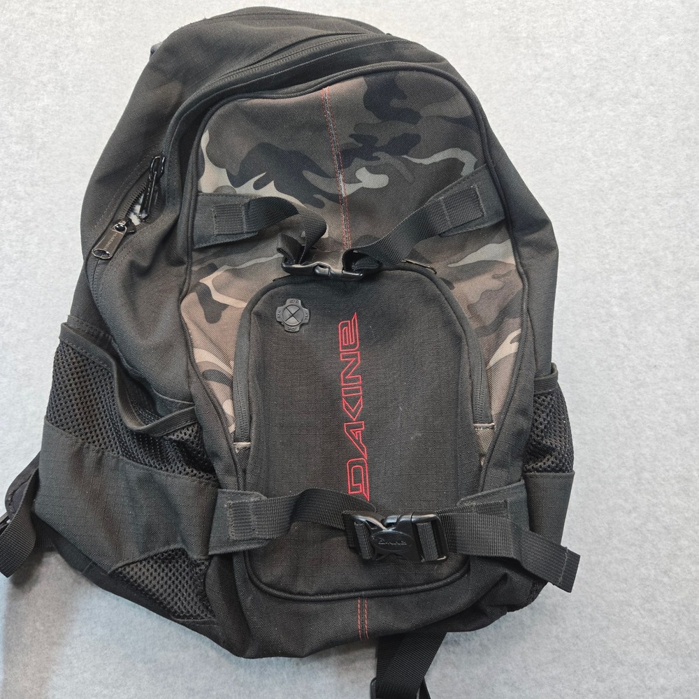 Dakine Skateboard Backpack Black Camo Red Logo Straps Media Port Bag